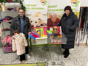 22.11.2025_Spendenannahem_Foto: Quadt