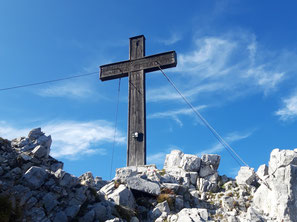Bosruck Gipfelkreuz, davor Lahnerkogel und Kitzstein
