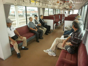 伊勢鉄道車内風景 10名参加 運賃460円?