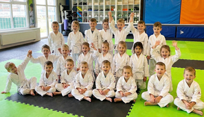Lil Dragons - Kampfkunst, Kinder beim Team & Gruppenfoto in der Kampfsportschule in Friesoythe