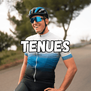 Photo d'un cycliste souriant avec un maillot de vélo qui comporte le logo de RSB Training. Sur l'image il est écrit "Tenues".