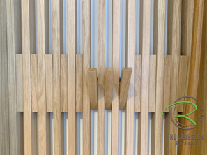 Garderobenpaneel mit Klapphaken in Eiche Massivholz von Schreinerei Holzdesign Ralf Rapp in Geisingen