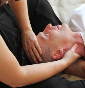 Le shiatsu agit particulièrIl apporte des effets immédiats : de détente, de relaxation physique et psychique contribuant à améliorer le bien-être
