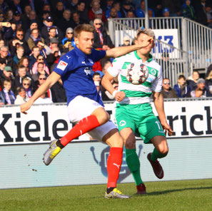 Hauke Wahl rettet mit seinem Treffer den Punkt für Kiel.