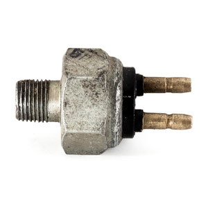 ВК-12 Bremslichtschalter GAZ 24, GAZ 2401, GAZ 2410, GAZ 24-02, GAZ 24-24 Wolga. Brake light switch GAS 24, GAS 2401, GAS 24-10, GAS 2402, GAS 24-24 Volga. Включатель света «стоп» в сборе (20-3720010-Б) ГАЗ 24, ГАЗ 2401, ГАЗ 24-10, ГАЗ 24-02, ГАЗ 24-24 Во
