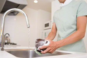 レストランの厨房から水漏れが