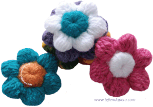 Cómo tejer flores con un botón tejido a crochet