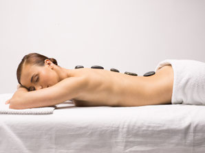 Hot Stone Massage in der Physiopraxis "Physio im Badehaus" Bad Camberg