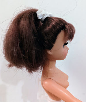 Thinner, straight ponytail of the second edition Bermuda Fleur.