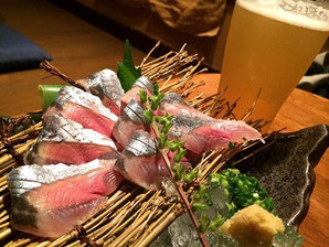 千住「なつ家」秋刀魚刺し&八海山生ビール