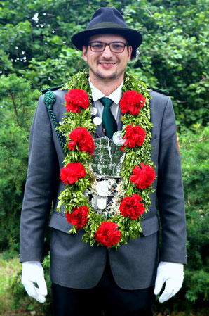 Hauptkönig Julian Straszok "der engagierte Alleskönner"