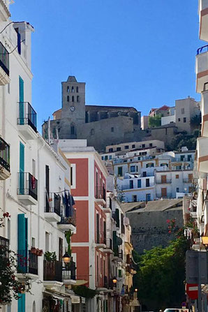 Ibiza La Marina Blick auf die Burg