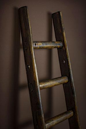 Scala a pioli in legno con segni d'età - Ladder with sign of ageing for decor