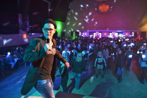 Ü30 Party Bernburg tanzt - Klick!