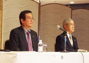 今年度方針を語る吉野会長(左)と上原副会長