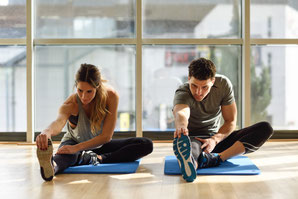 Gruppen Personal Training mit Mitgliedschaft und funktionellem Training in kleiner Gruppe