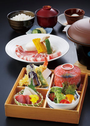 昼限定　プレミアム御膳　3,300円（税込）