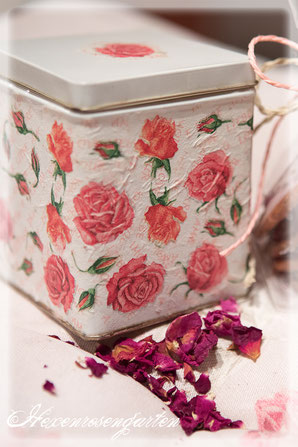 Rosiger Adventskalender im Hexenrosengarten - Rosige Teedose mit Rosentee
