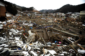 2011年東日本大震災で発生した津波の家屋が押し流されました。