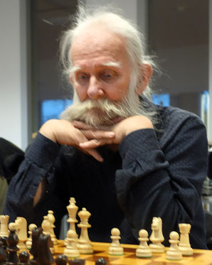 Werner Seifert schaffte ein Remis gegen Sebastian Zielinski (Foto: A. Obdenbusch)