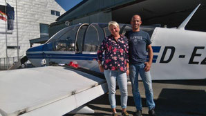 Petra und Bernd Vigl freuten sich über den Flug. © Dietmar Fetz