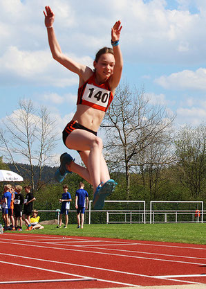Hoch hinaus geht es in dieser Saison für Malin Böhl. Die 13-Jährige belegte in allen Disziplinen Platz 1. Allein den Weitsprung-Wettbewerb gewann sie mit 33 Zentimetern Vorsprung.
