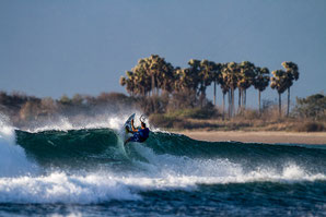 Image of some long Peruvian lefthander waves