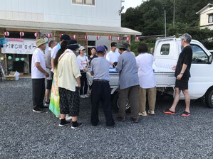 中津谷川自治会　夏まつりの様子(千本引き)