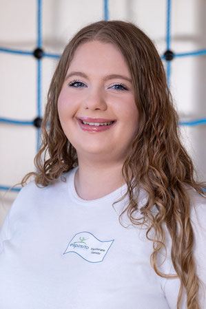 Portrait von Antonia Kaiser, Ergotherapeutin mit Schwerpunkt Handtherapie