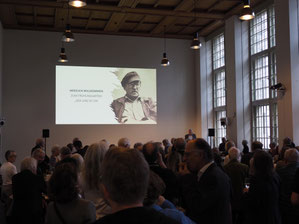 'Fullhouse' im Vortragssaal des Kunstmuseums
