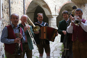 Mit der Posaune in der Ottensheimer Tanzlmusi