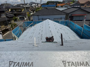 【暑さ対策！】カバー工法の為、既存スレートの上から遮熱ルーフィング貼り