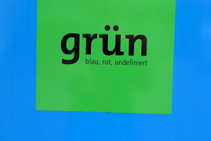 Unschärfe als pragmatische Lösung (am Glascontainer)