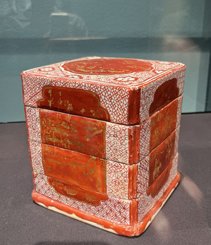 Fig. 6-2 Kinrande Tiered Box, 16th century, Collection of The Princessehof National Museum of Ceramics © Wyssemaria Oriental Art