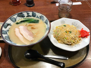 鶏白湯塩ラーメンとチャーハン