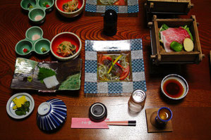 夕食の始まりです　お部屋でいただけました
