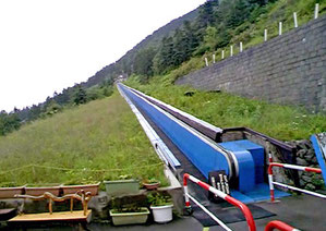 横手山のスカイレーター