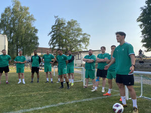 Spielertrainer Mathias Franke beim Trainingsstart.