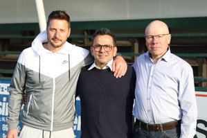 Die beiden BSK-Vorstände Antonio Mezzoprete (links) und Thomas Glüder (rechts) mit Antonio Pisanu, der künftig die neu geschaffene Position des Leiters Entwicklung bekleidet.