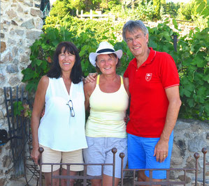 Christine, Anna and Herman, enjoying the shade