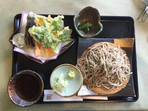 10割野菜天蕎麦　及第！1300円ほど