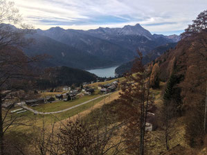 Erster Blick auf den Lago di Sauris