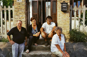 Im Stadthaus von Antonie, mit Frau und Vater