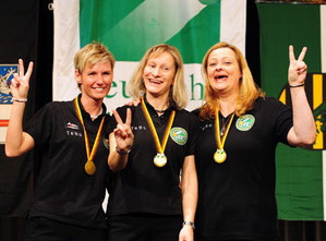 Diana Stateczny Deutsche Meisterin mit ihrem Team Damen der Barmer Billardfreunde(ganz links im Bild)