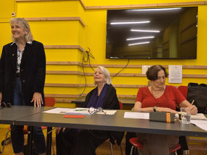 De gauche : Nicole Baur, Josiane Greub, Présidente de l'ADF-SVF, et Claudine Stähli-Wolf Comité de l'ADF-SVF