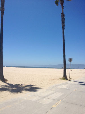 BEACHに向かった。