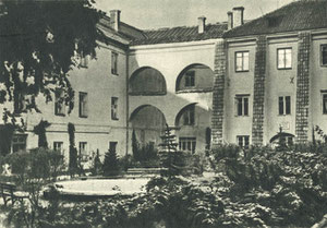 Stuokos-Gucevčiaus kiemas. Foto M. Fligelio Apie 1960m. / Stuoka-Gucevičius courtyard. Photo M. Fligelis. 1960