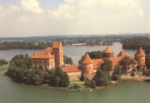 Trakų salos pilis. Nuotr. J. Polio. 1990m. / Trakai insular castle. Photo. J.Polis. 1990