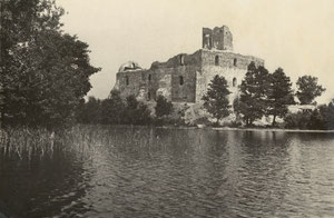 Trakų pilis. Metai ir nuotr. Autorius nežinomi / The Trakai Castle. Date and author unknown.