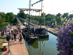 Caravane de vieux gréements de Loire : Gabarre, toue, futreau et berrichon...